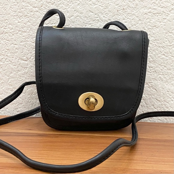 Vintage Black Leather Turnlock Mini Crossbody Bag - Picture 3 of 16